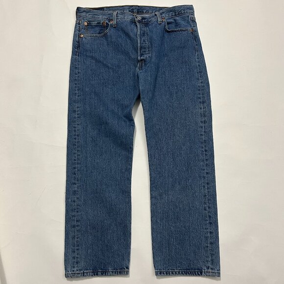 Levis 501 Jeans Mens 36x29 Blue Straight Button Fly 100% Cotton Denim Casual - Picture 1 of 11